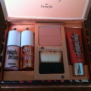RESERVED✨Benefit go tropicoral lip&cheek kit