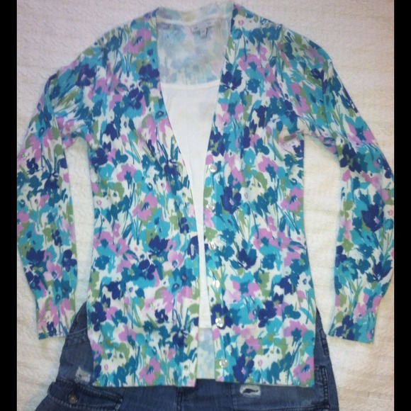 V- neck multicolored sweater