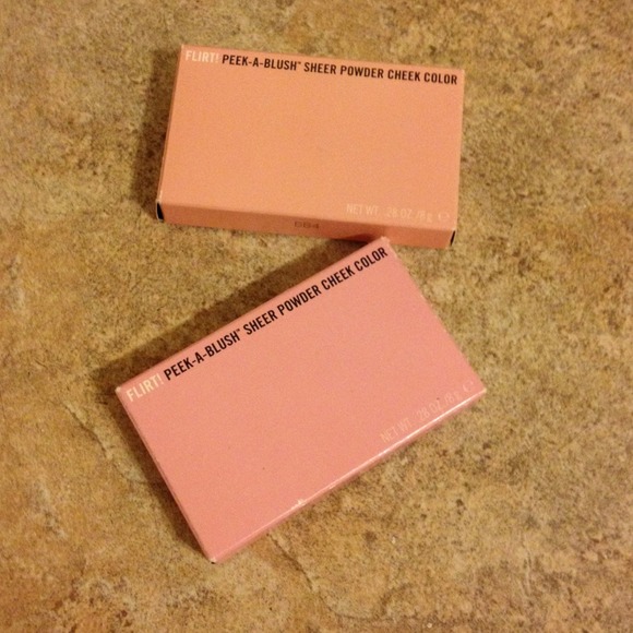 🔴Bundle sold🔴Flirt Peek-A-Blush