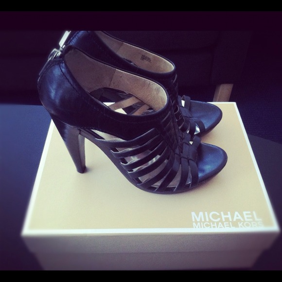 Michael Kors Shoes - Michael Kors Leather Sandals