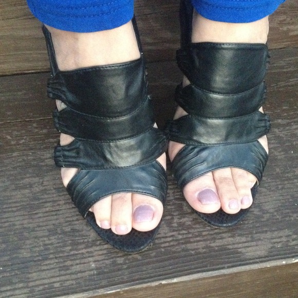 Heels - Picture 3 of 4