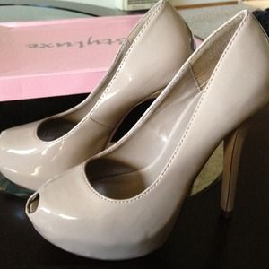 Peep Toe Platform Pumps