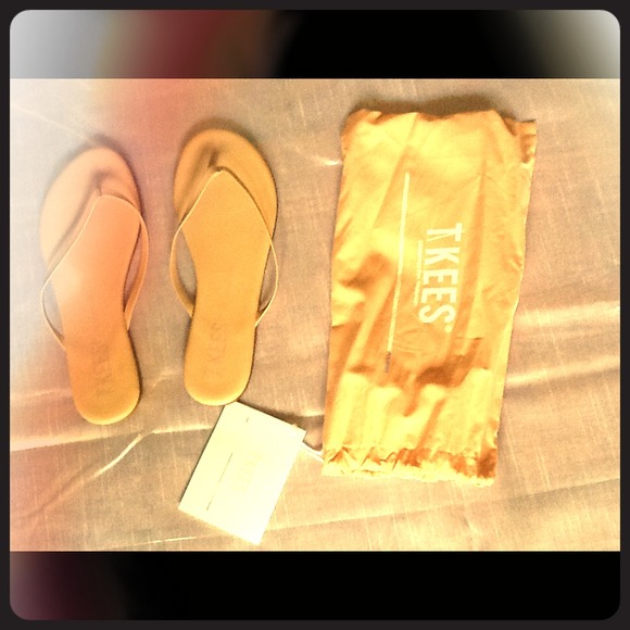 Tkees- rubber sole fashion designer flip flops.Nwt