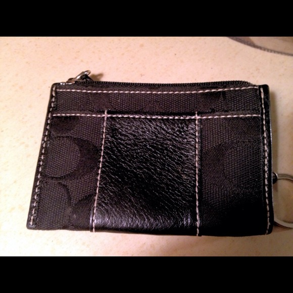 REDUCED Authentic Coach WALLET - Picture 2 of 3
