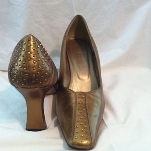 Size 11M - Woman's dress shoe
