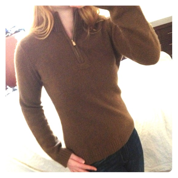 Cashmere sweater from Tommy Bahama
