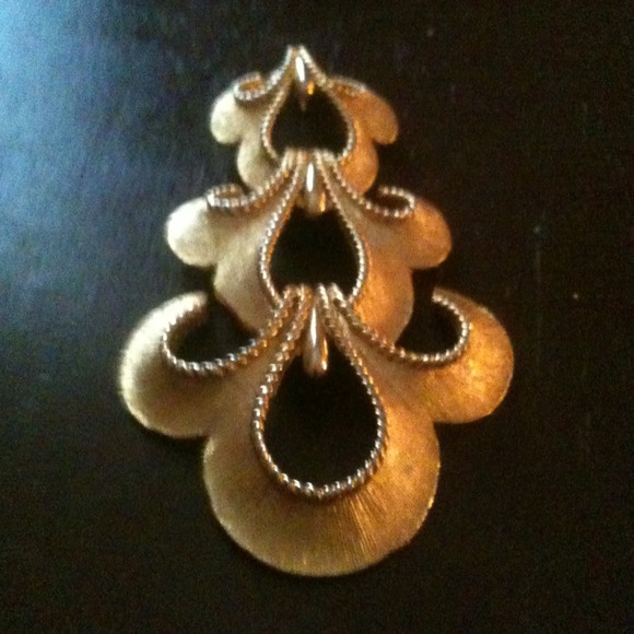 ~~~Gold N Pretty~~~