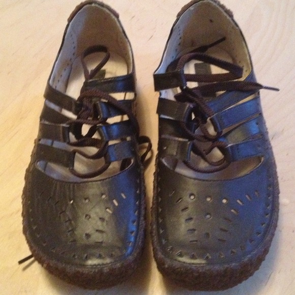 NWOB Free People Matiko brown Mukluk size 5.5