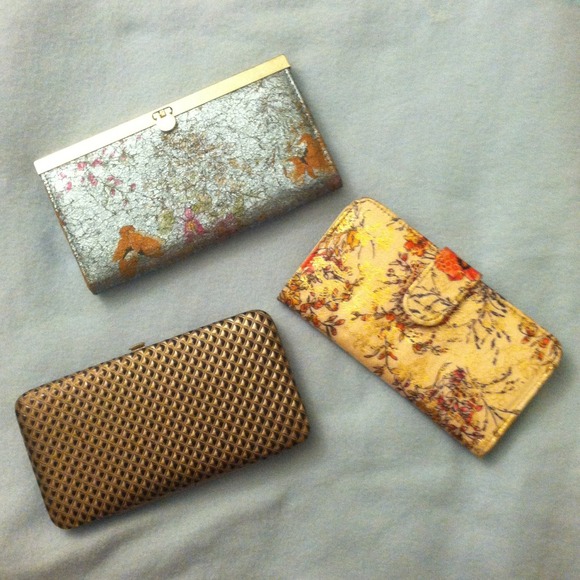 SOLD 💋💋 3 cute wallets - Picture 1 of 4