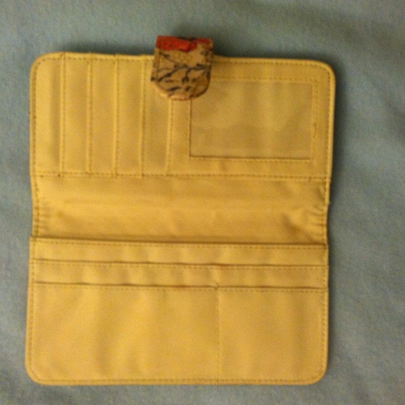 SOLD 💋💋 3 cute wallets - Picture 4 of 4