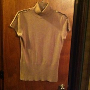 Short sleeve sweater