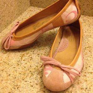 🔴 SOLD 🔴 COACH Jenilee Pink Canvas Suede Flats