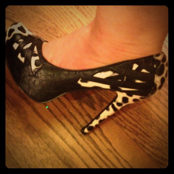 Shoes - Bundle.Public fusion jackt/white\blak leapord shoe