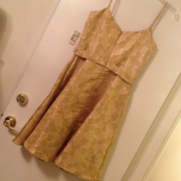 NWT ABS by Allen Schwartz Gold Cocktail dress Sz 8 - Picture 2 of 4
