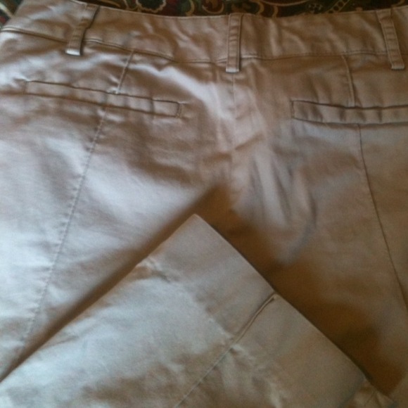 Tan capris by Simply Vera by Vera Wang - Picture 3 of 3