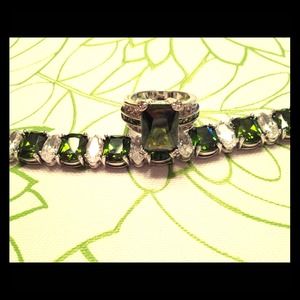 Emerald green stone bracelet and cocktail ring set