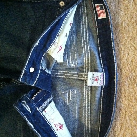 Sold - Picture 3 of 4