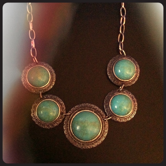 :::traded:::Statement necklace faux turquoise