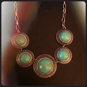 :::traded:::Statement necklace faux turquoise