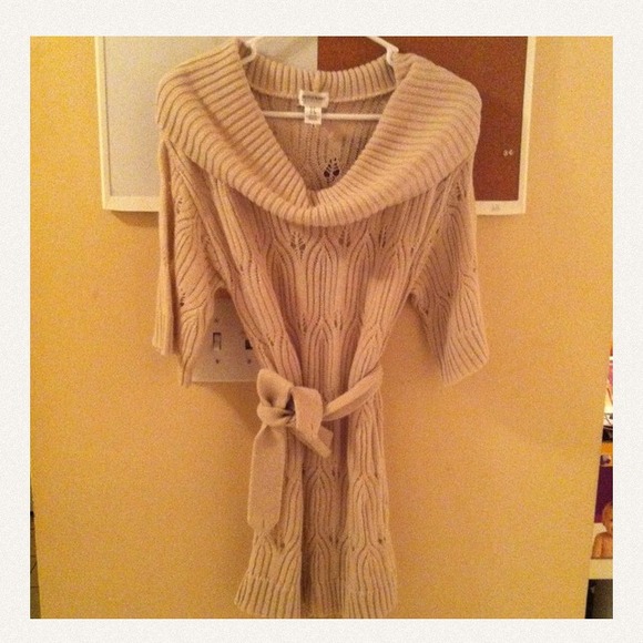 Two maternity tops and dress