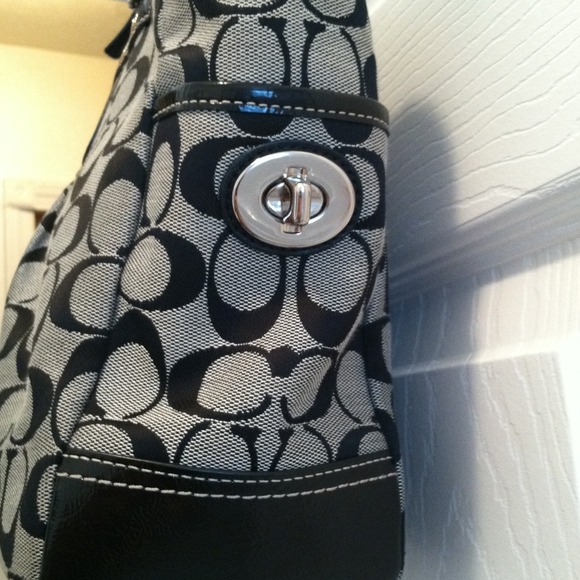 Black Coach Bag - Picture 3 of 4
