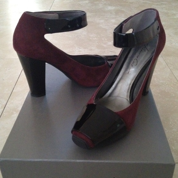Kenneth Cole heels. Like new. - Picture 3 of 4