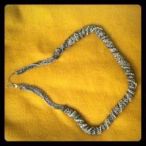 Bundle 🙅🙅Twisted necklace & 3 clutches