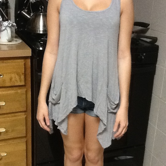 🔴SOLDGray shirt. - Picture 3 of 4