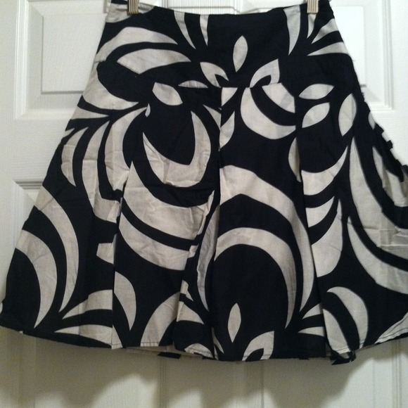 Pleated, Abstract Print Skirt