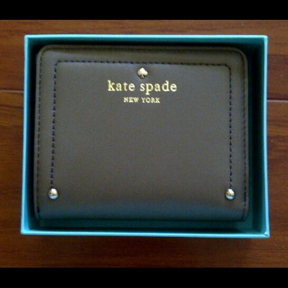 kate spade Clutches & Wallets - NIB kate spade Wallet