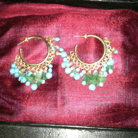 Goldtone hoops with turquoise colored accent beads - Picture 1 of 1