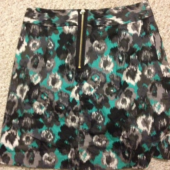 Fun skirt - Picture 3 of 3