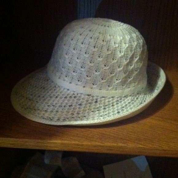 White hat never used!!! - Picture 1 of 1