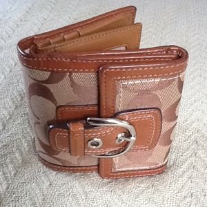 Coach wallet- barely used