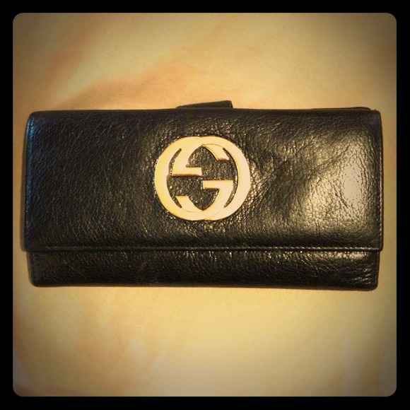 Gucci Clutches & Wallets - REDUCED! Black Gucci wallet