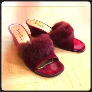 💢💢SOLD💢💢Cute red furry shoes