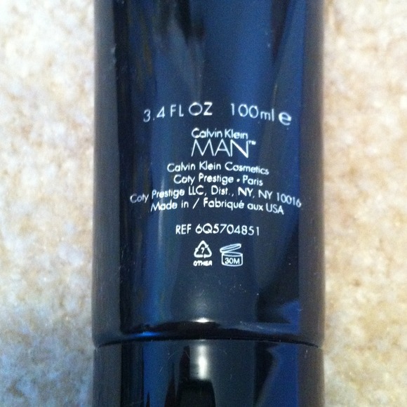 💢💢SOLD💢💢Calvin Klein Man hair and body wash! - Picture 2 of 2
