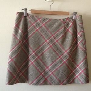 Plaid mini skirt perfect for fall