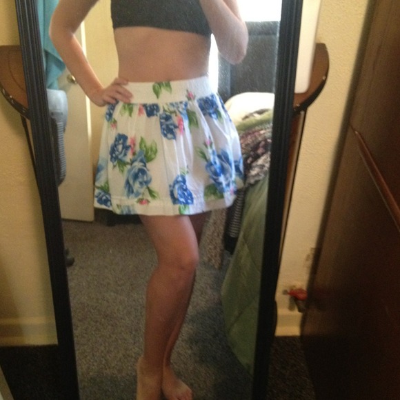 Floral skirt - Picture 2 of 2