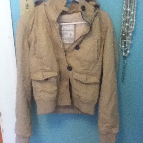 🔴Reserved🔴 Tan faux fur hood winter jacket !