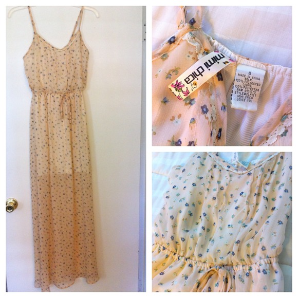 RESERVED - @julieebaybee17  Cute Maxi Dress