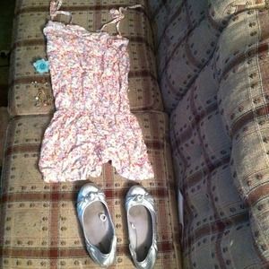 A cute summer/spring romper outfit