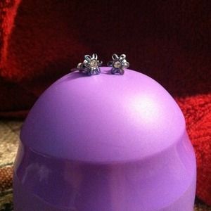 Never worn tiffany blue flower ear rings