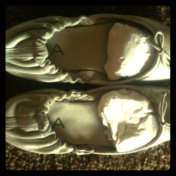 mia ballet flats, used