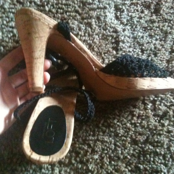 ann taylor loft heels - Picture 2 of 3