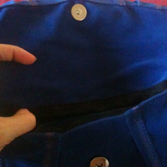 blue clutch(SOLD) - Picture 2 of 2