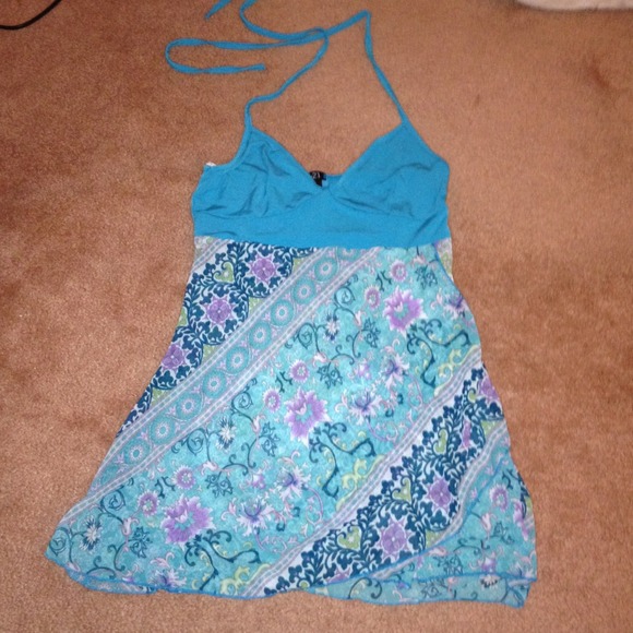 **Sold***Cute Blue Baby halter Sz S