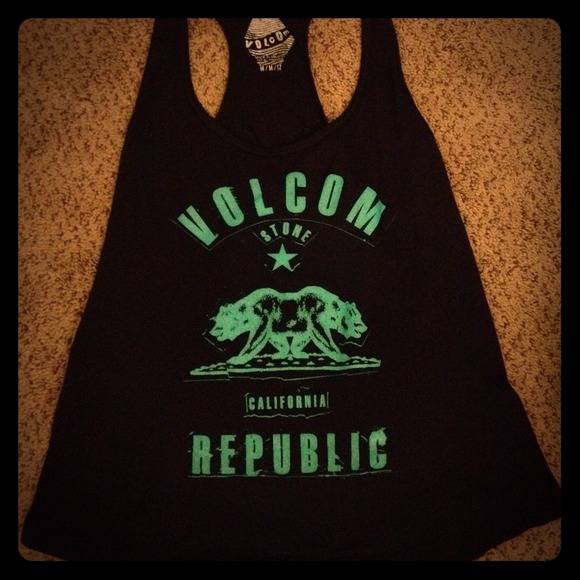 *******Sold******Volcom float tank - Picture 1 of 2