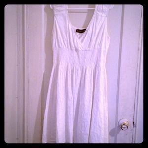 BEAUTIFUL ALL WHITE DRESS