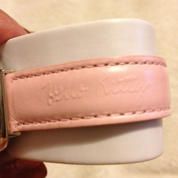 🌺SOLD🌺Hello Kitty watch - Picture 3 of 3